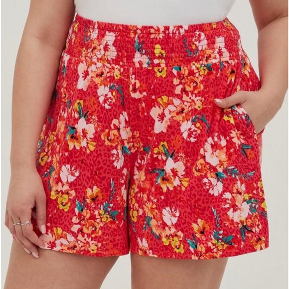 torrid Pants - Torrid 5 Inch Pull-On Super Soft High-Rise Short Size 3